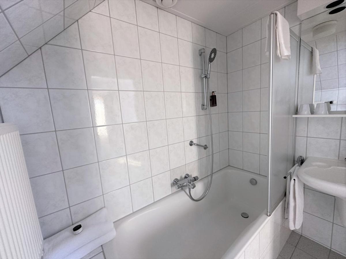 Hotel Op Diek Den Hoorn  Extérieur photo