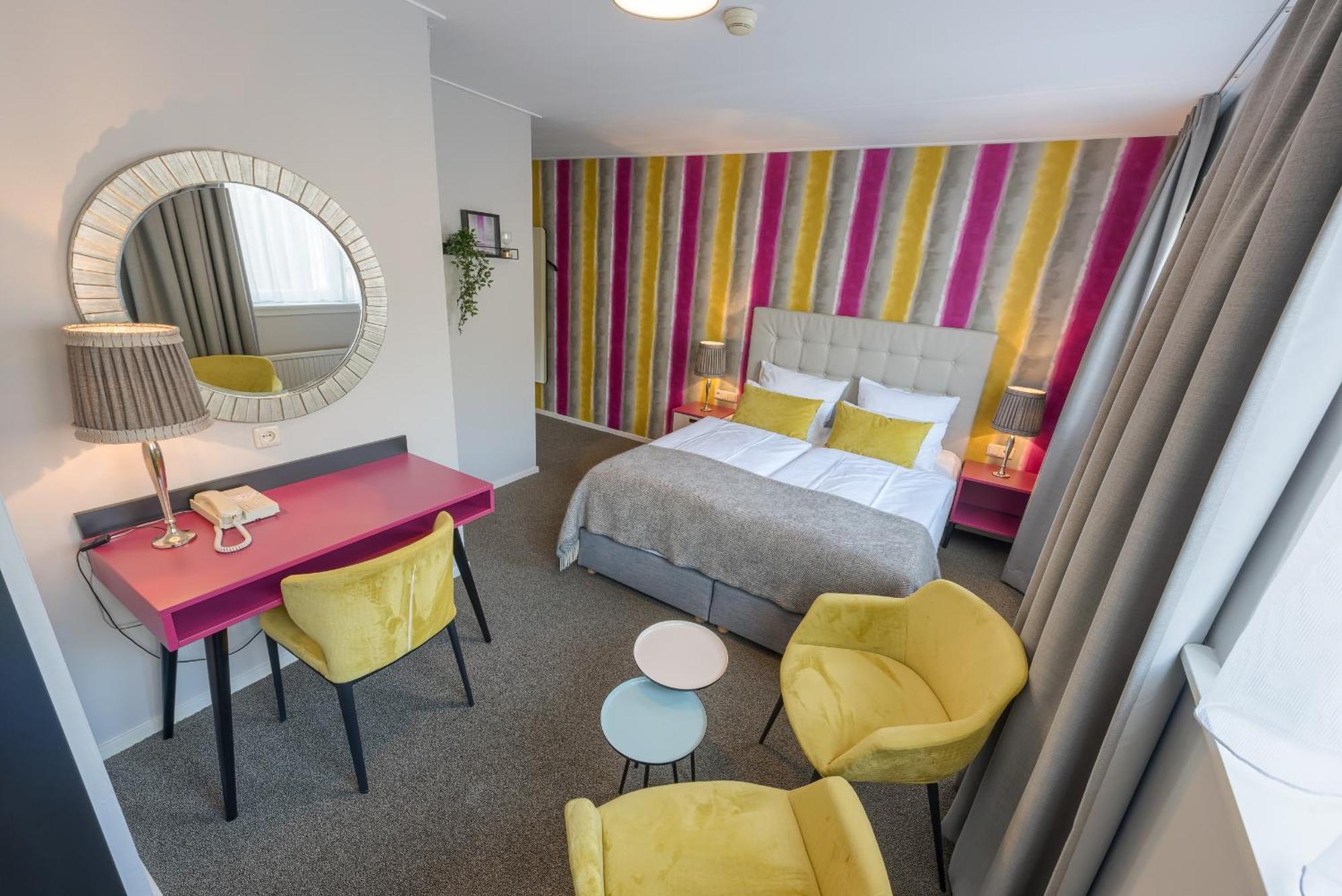 Hotel Op Diek Den Hoorn  Extérieur photo