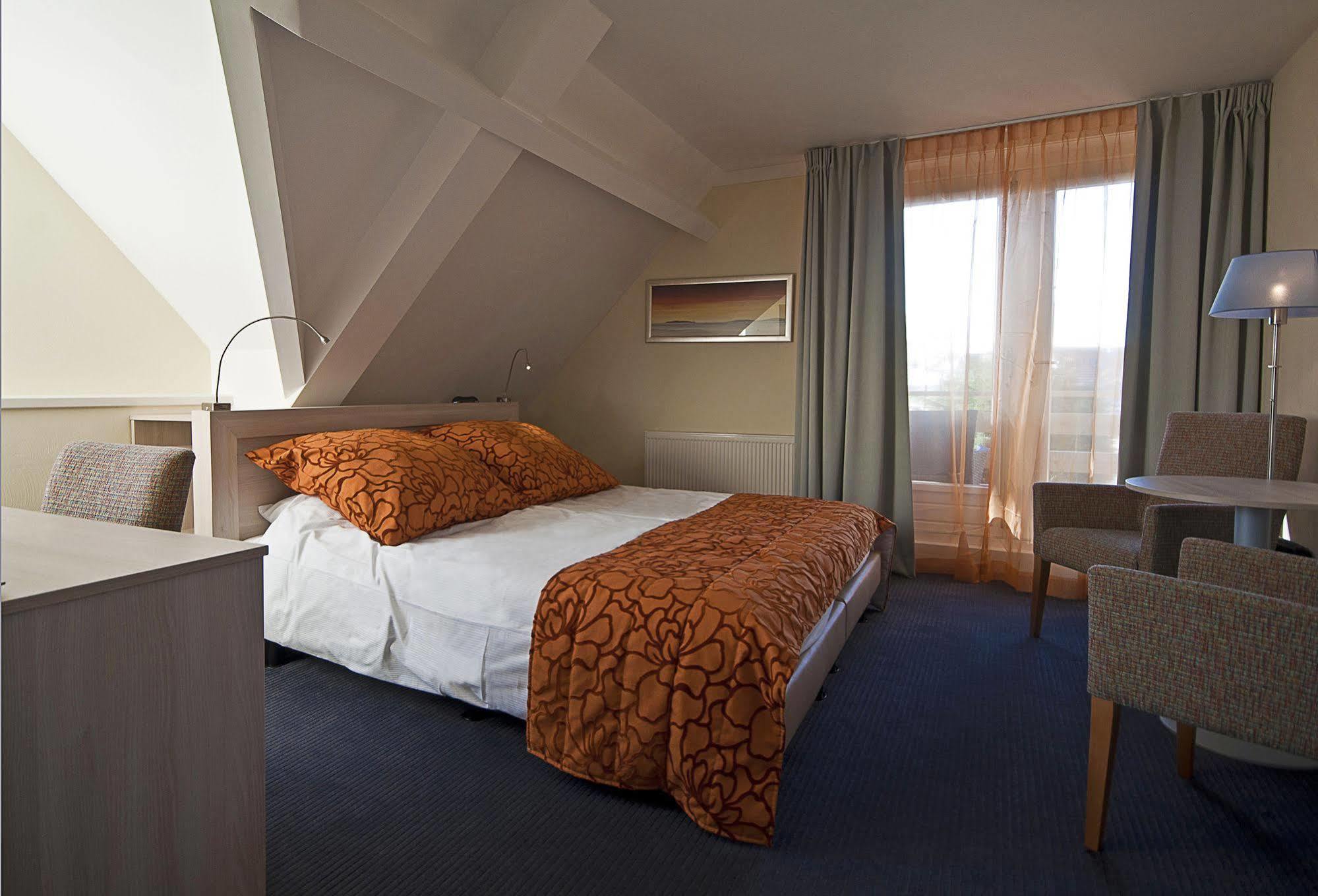 Hotel Op Diek Den Hoorn  Extérieur photo
