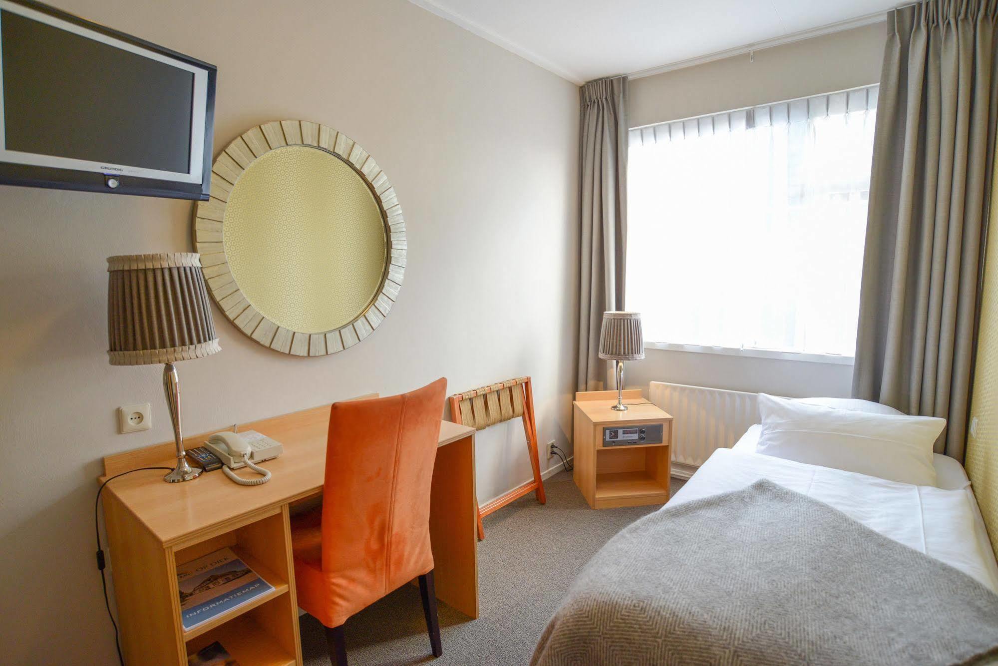 Hotel Op Diek Den Hoorn  Extérieur photo